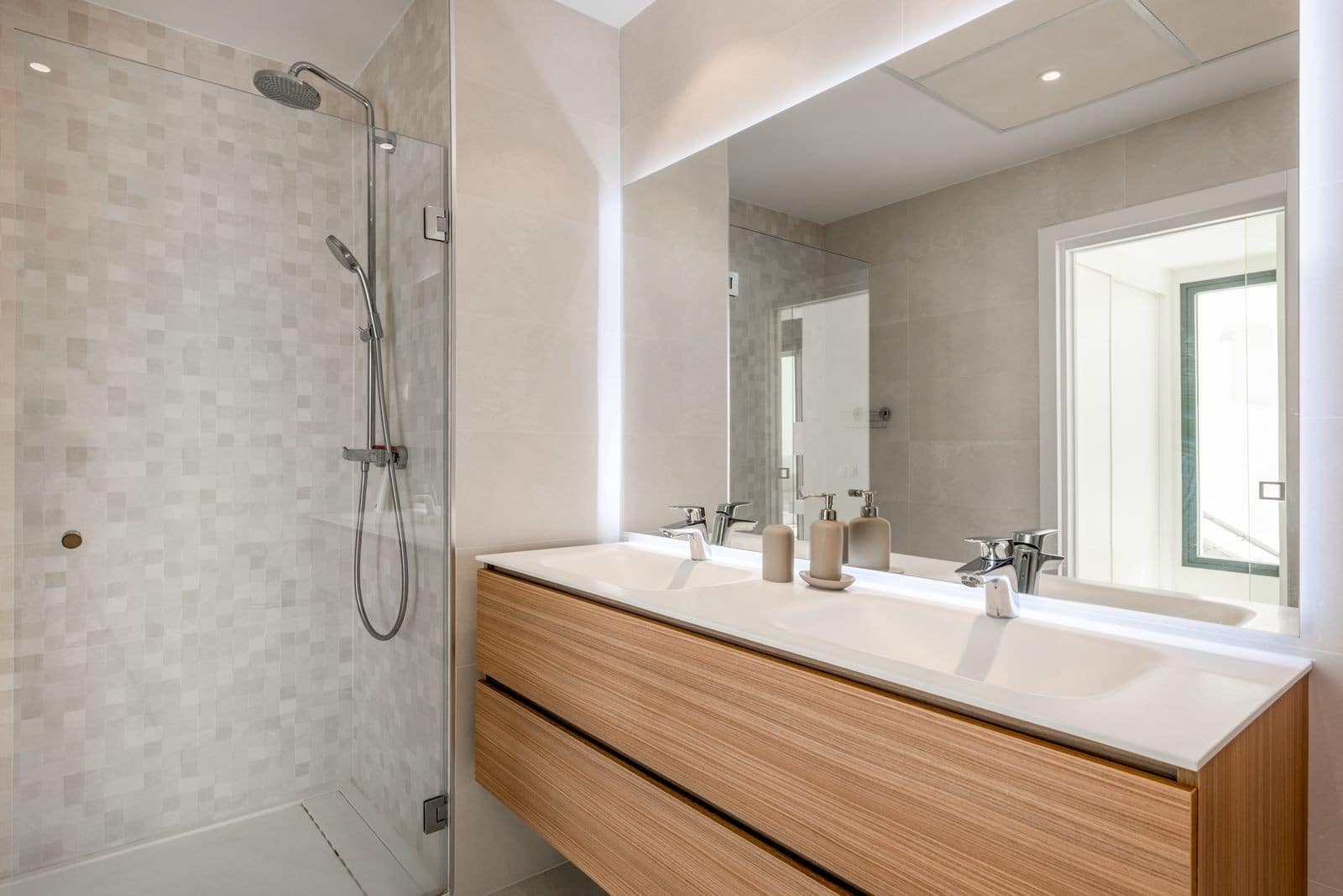 3 soverom Penthouse til salgs i Estepona med svømmebasseng garasje - € 699 999 (Ref: 9355612)