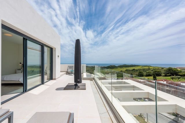 3 quarto Penthouse para venda em Estepona com piscina garagem - 699 999 € (Ref: 9355612)
