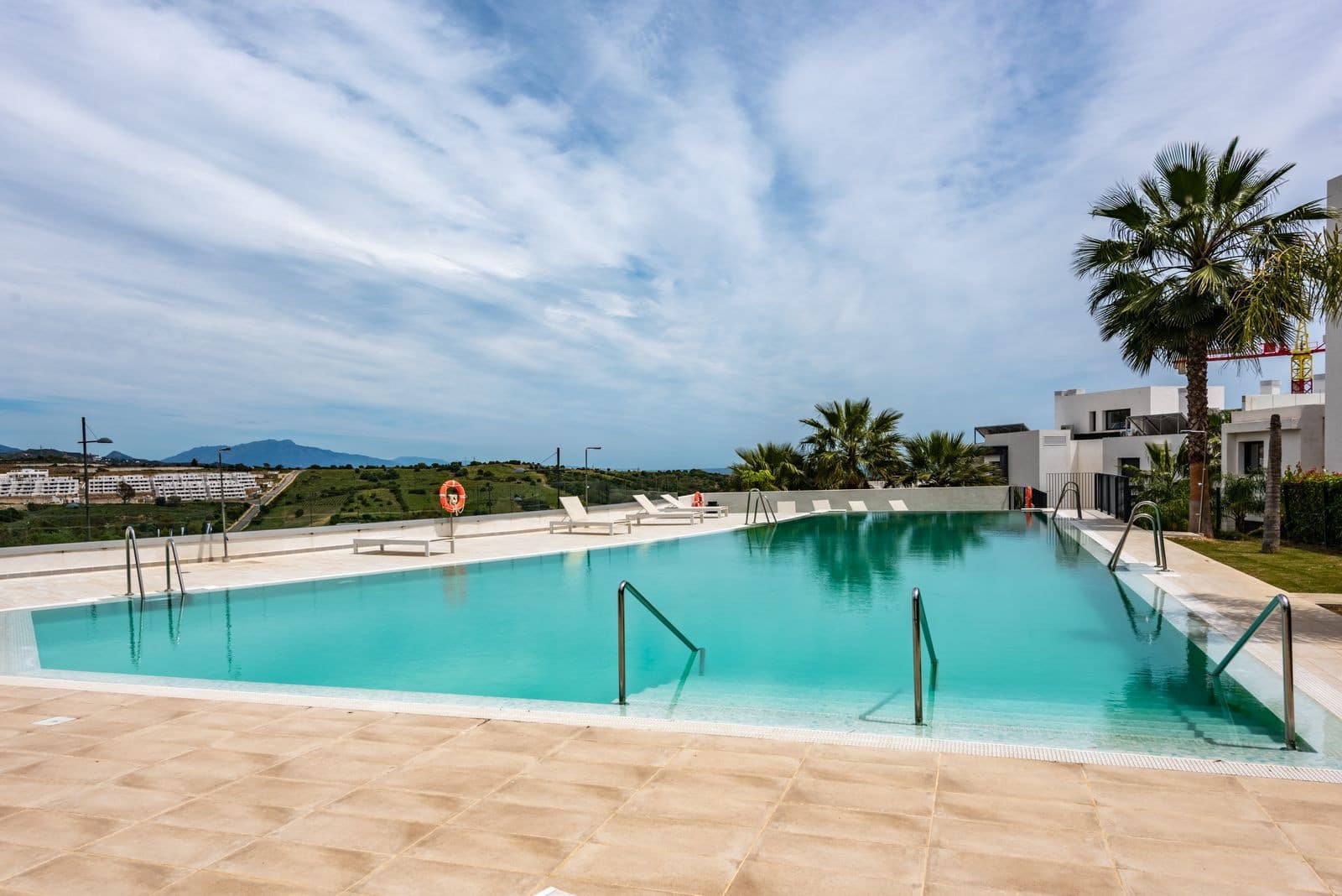 3 soverom Penthouse til salgs i Estepona med svømmebasseng garasje - € 699 999 (Ref: 9355612)