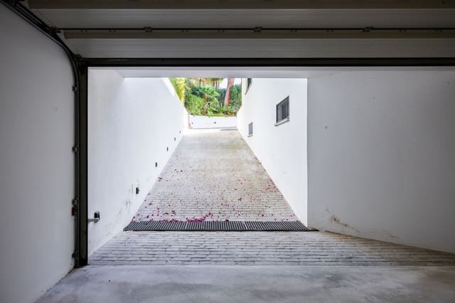 6 sovrum Villa till salu i Marbella med pool garage - 3 500 000 € (Ref: 9355618)