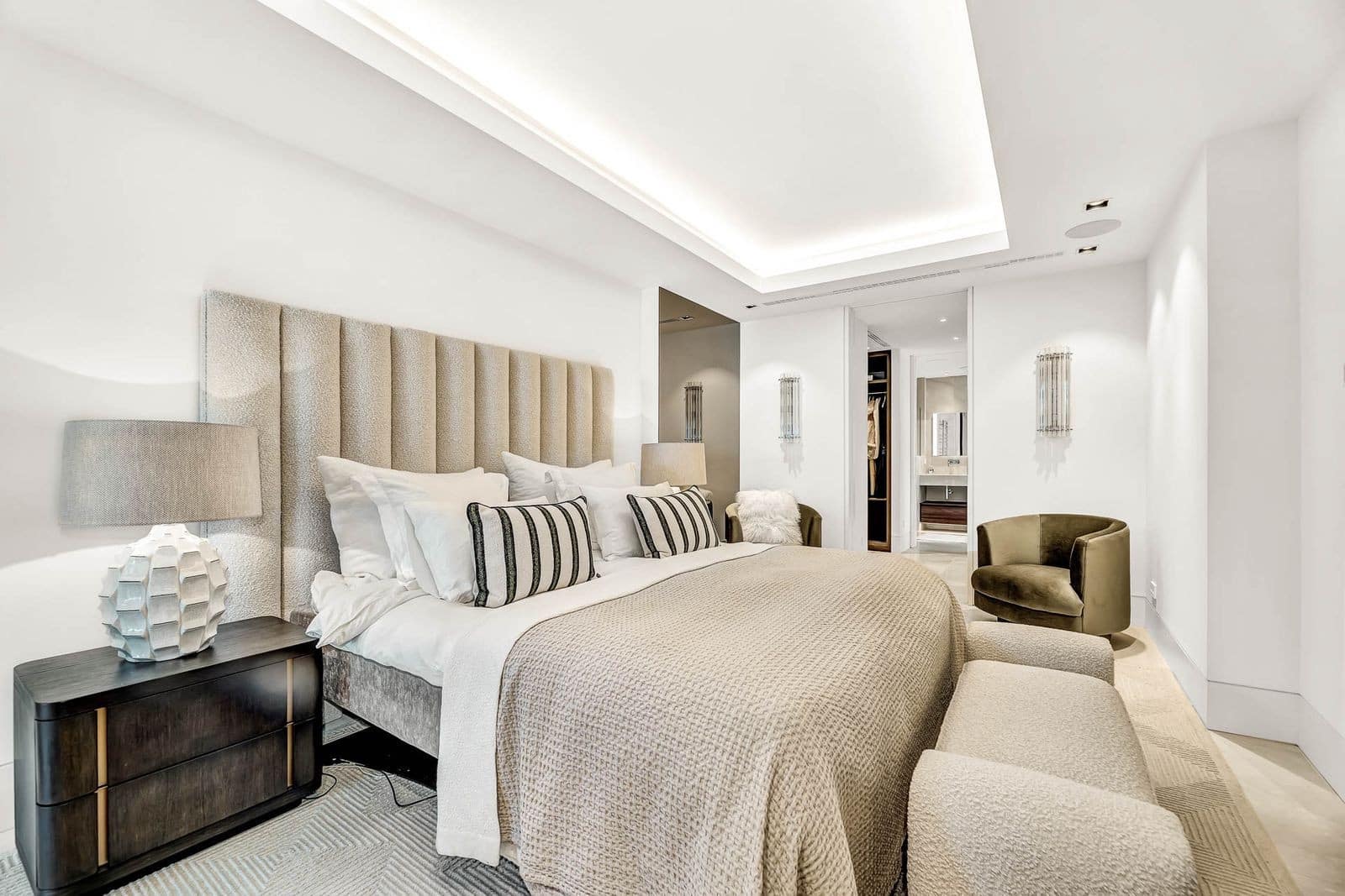 Apartamento de 3 habitaciones en La Quinta en venta con piscina garaje - 2.495.000 € (Ref: 9355619)