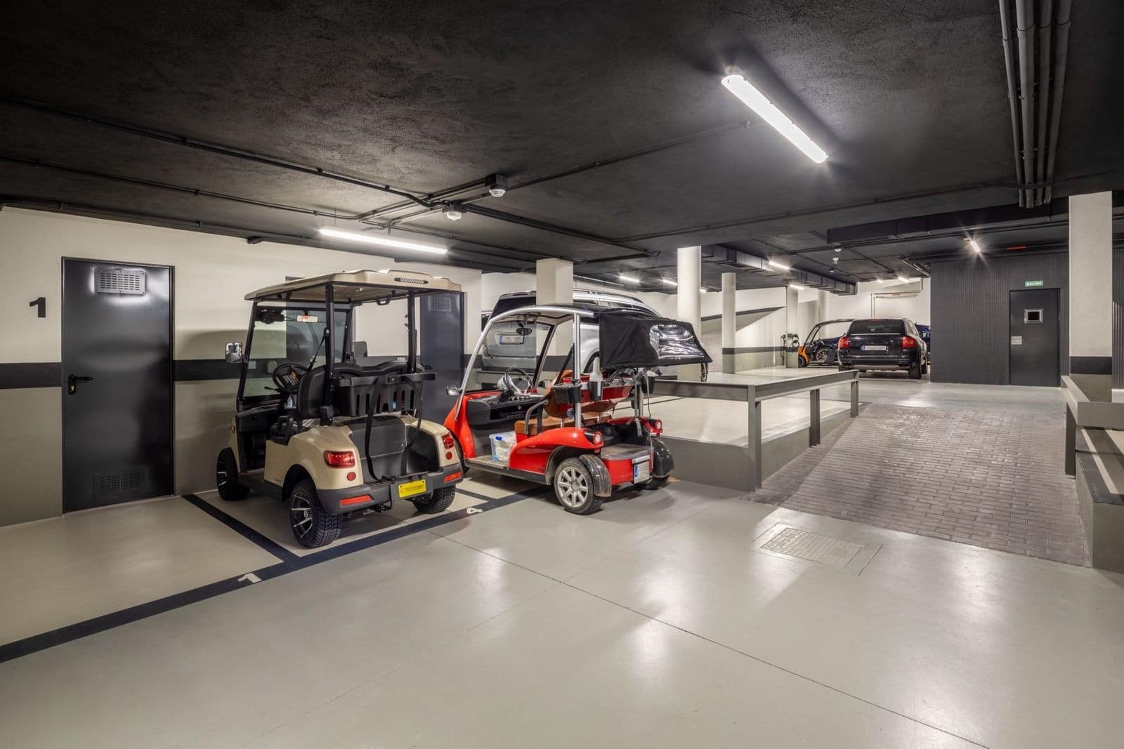 Apartamento de 3 habitaciones en La Quinta en venta con piscina garaje - 2.495.000 € (Ref: 9355619)