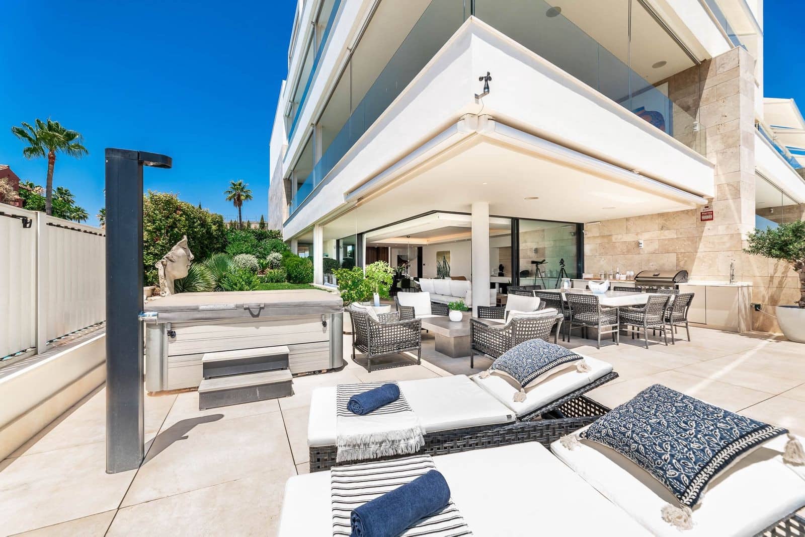 Apartamento de 3 habitaciones en La Quinta en venta con piscina garaje - 2.495.000 € (Ref: 9355619)