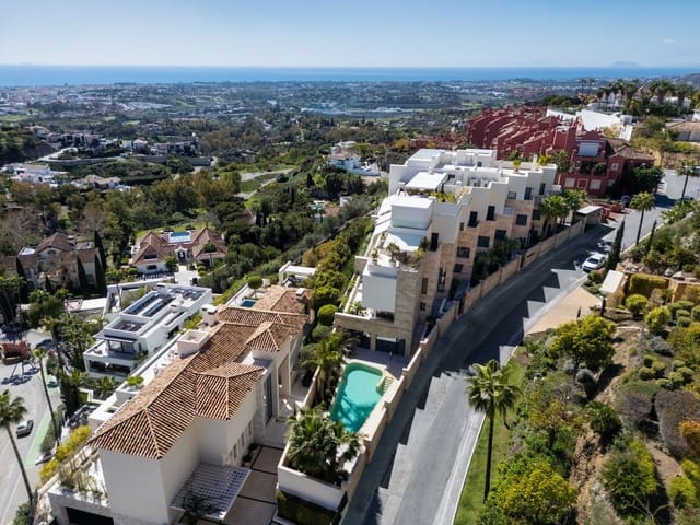 Apartamento de 3 habitaciones en La Quinta, Benahavís en venta con piscina garaje - 2.495.000 € (Ref: 9355619)