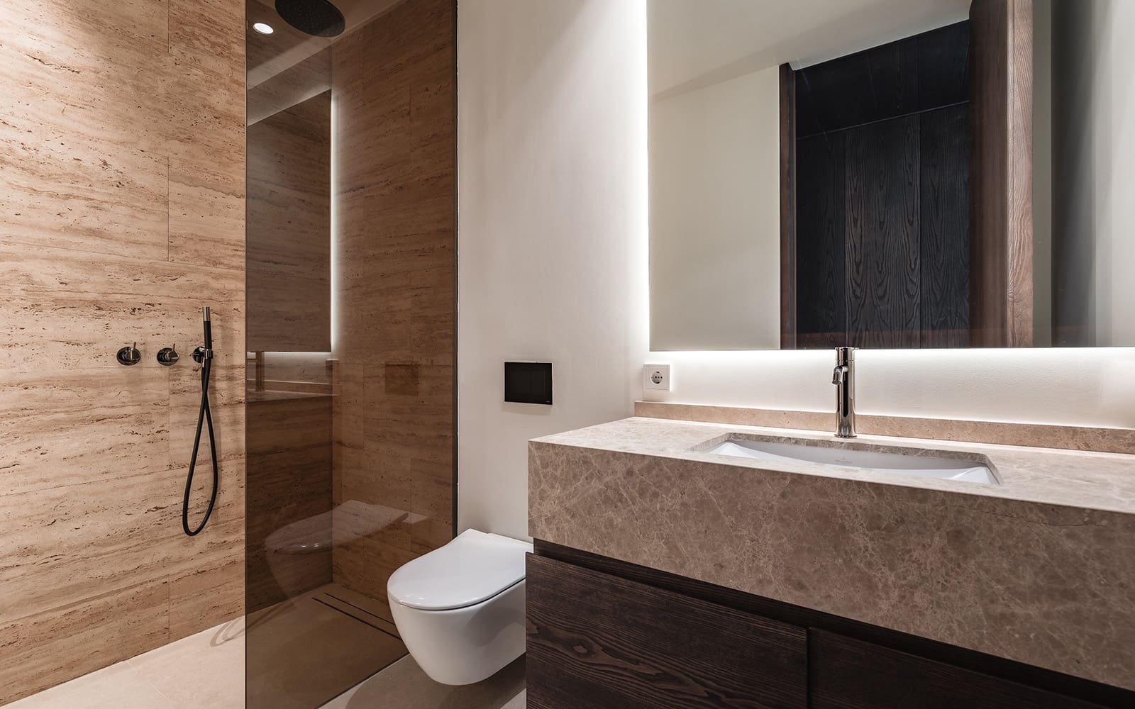 5 bedroom Villa for sale in Benahavis with pool garage - € 4,990,000 (Ref: 9355628)