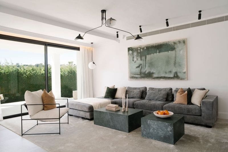 5 bedroom Villa for sale in Nueva Andalucia with pool garage - € 3,495,000 (Ref: 9358988)