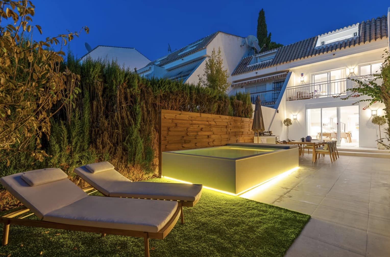 4 quarto Casa em Banda para venda em Golden Mile com piscina - 1 169 000 € (Ref: 9358989)