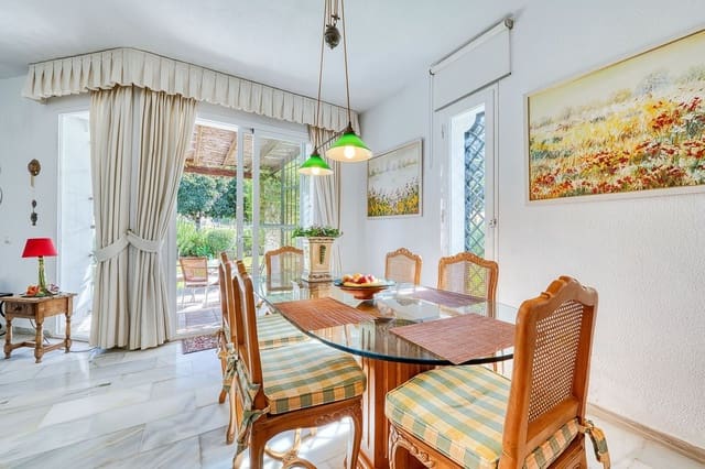 4 quarto Moradia para venda em Nueva Andalucia, Marbella com piscina garagem - 1 950 000 € (Ref: 9367174)