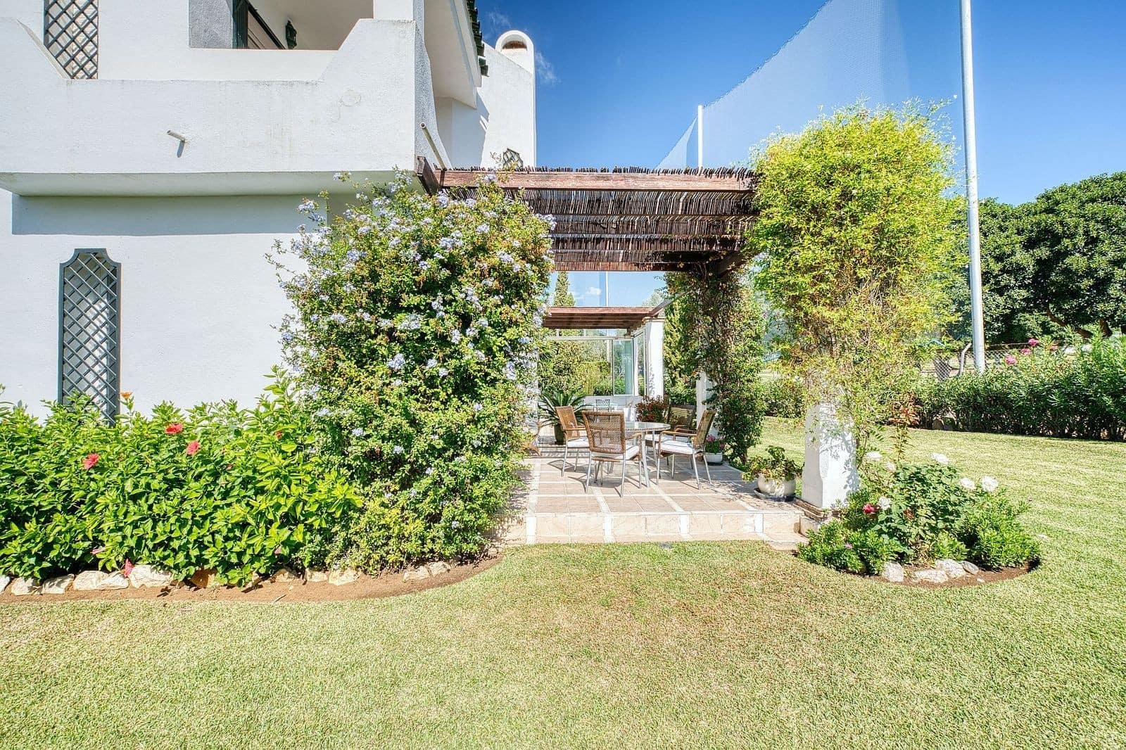 4 bedroom Villa for sale in Nueva Andalucia with pool garage - € 1,950,000 (Ref: 9367174)