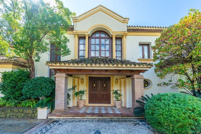 Chalet de 7 habitaciones en Marbella en venta con piscina garaje - 5.850.000 € (Ref: 9367175)