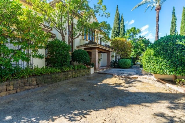 Chalet de 7 habitaciones en Marbella en venta con piscina garaje - 5.850.000 € (Ref: 9367175)