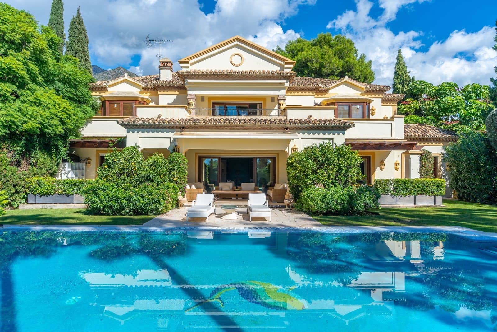 7 bedroom Villa for sale in Marbella with pool garage - € 5,850,000 (Ref: 9367175)