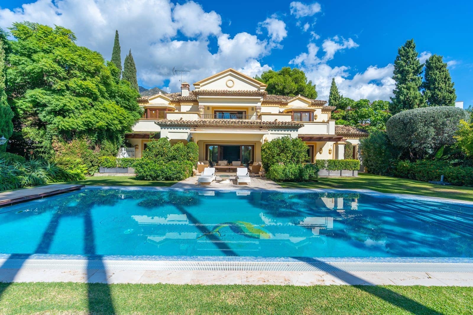 7 bedroom Villa for sale in Marbella with pool garage - € 5,850,000 (Ref: 9367175)