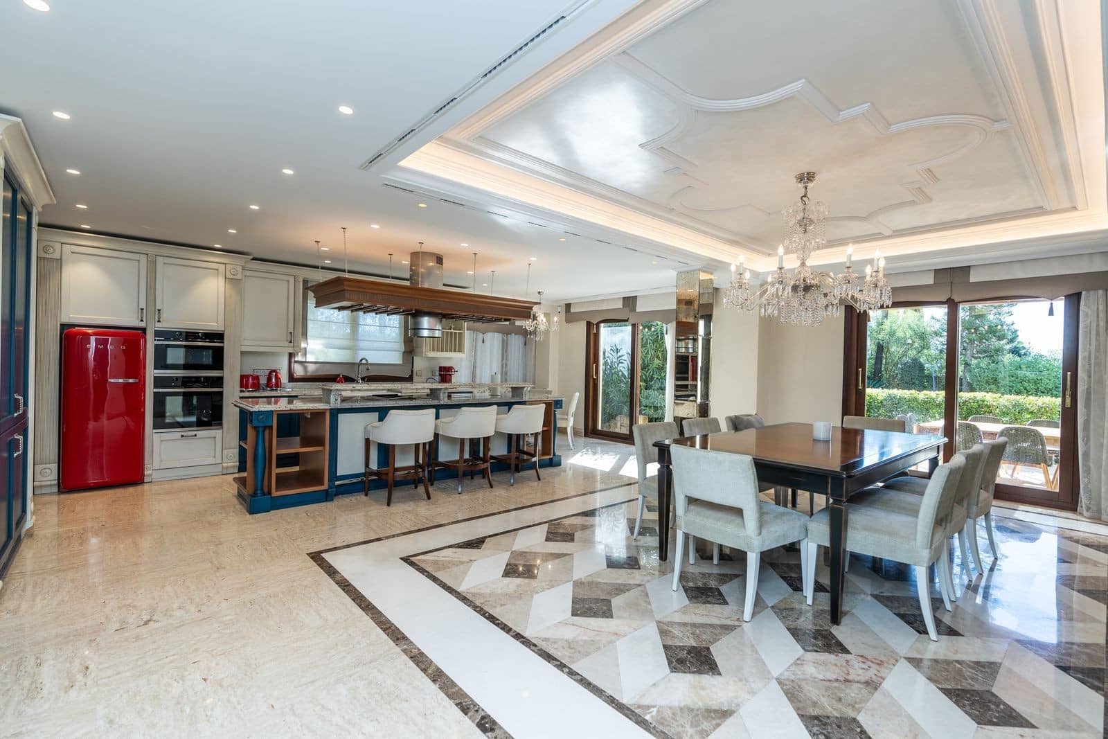 7 bedroom Villa for sale in Marbella with pool garage - € 5,850,000 (Ref: 9367175)