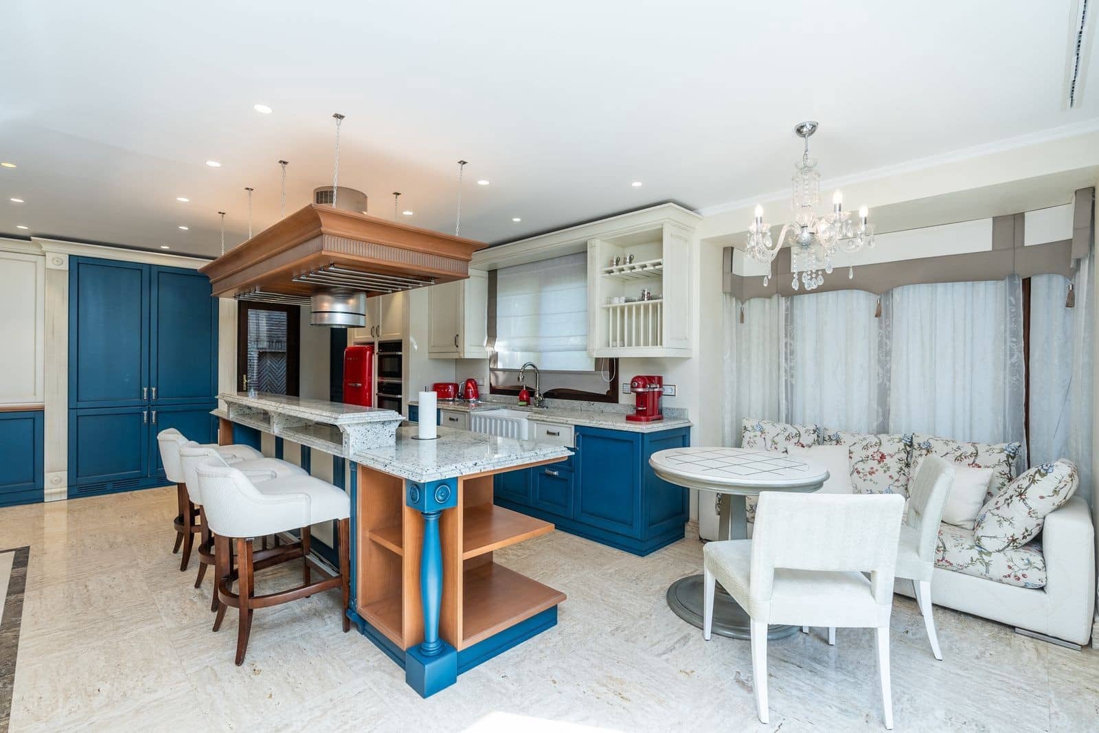 7 bedroom Villa for sale in Marbella with pool garage - € 5,850,000 (Ref: 9367175)