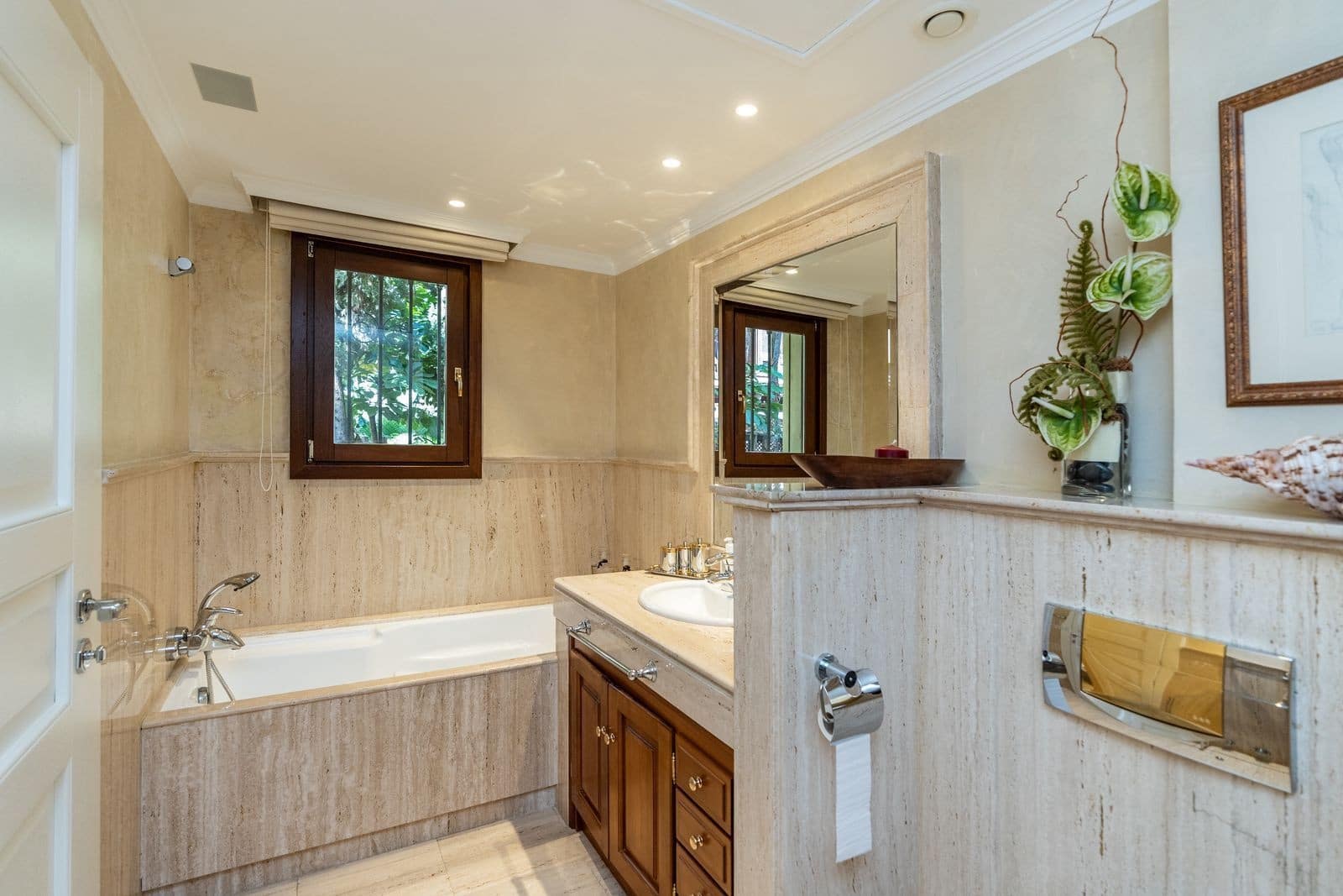 7 bedroom Villa for sale in Marbella with pool garage - € 5,850,000 (Ref: 9367175)