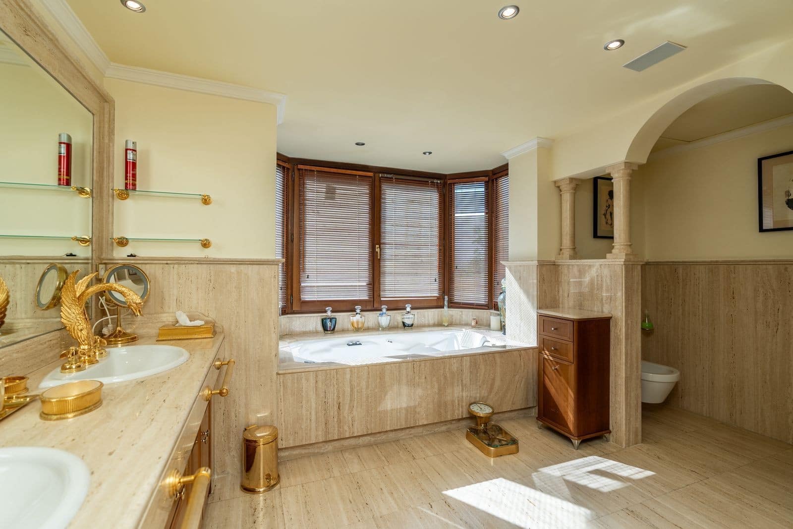 7 bedroom Villa for sale in Marbella with pool garage - € 5,850,000 (Ref: 9367175)