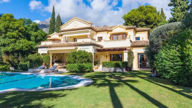 Chalet de 7 habitaciones en Marbella en venta con piscina garaje - 5.850.000 € (Ref: 9367175)