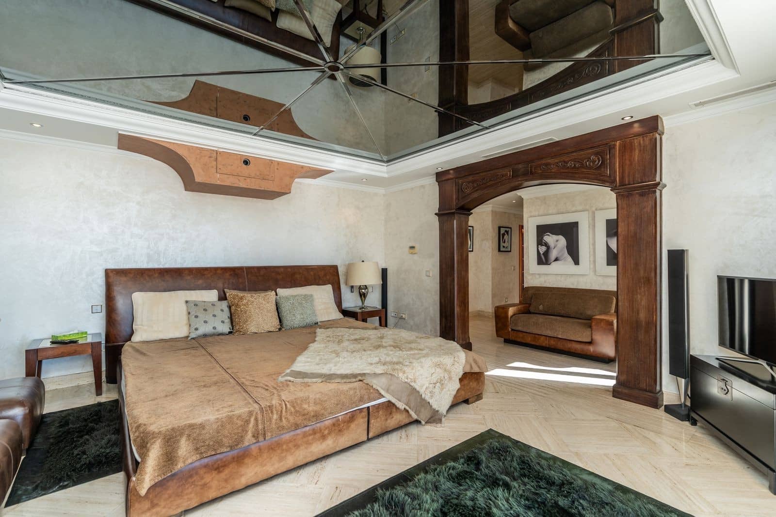 7 bedroom Villa for sale in Marbella with pool garage - € 5,850,000 (Ref: 9367175)