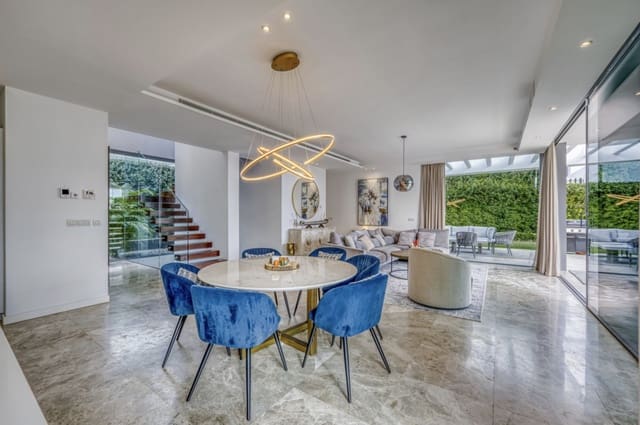 5 bedroom Villa for sale in Cancelada, Estepona with pool garage - € 2,350,000 (Ref: 9367176)