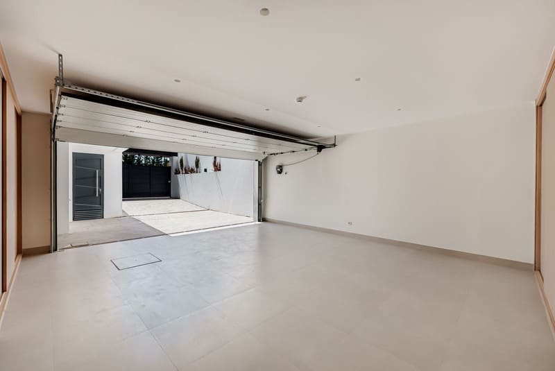 4 sovrum Villa till salu i Nueva Andalucia med pool garage - 3 900 000 € (Ref: 9393903)