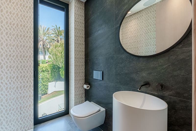 4 sovrum Villa till salu i Nueva Andalucia med pool garage - 3 900 000 € (Ref: 9393903)