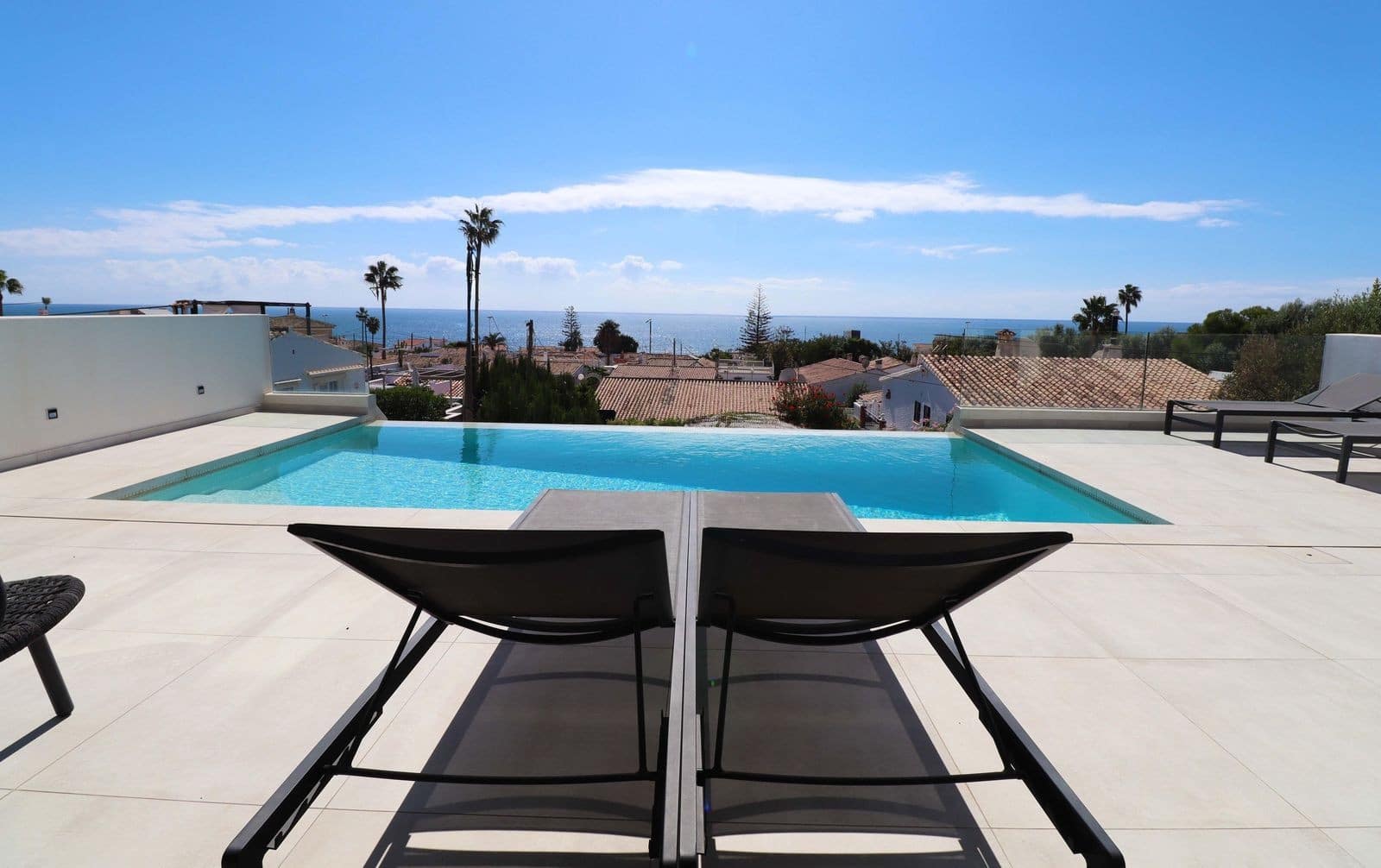 5 soverom Villa til salgs i El Chaparral med svømmebasseng garasje - € 1 450 000 (Ref: 9395826)