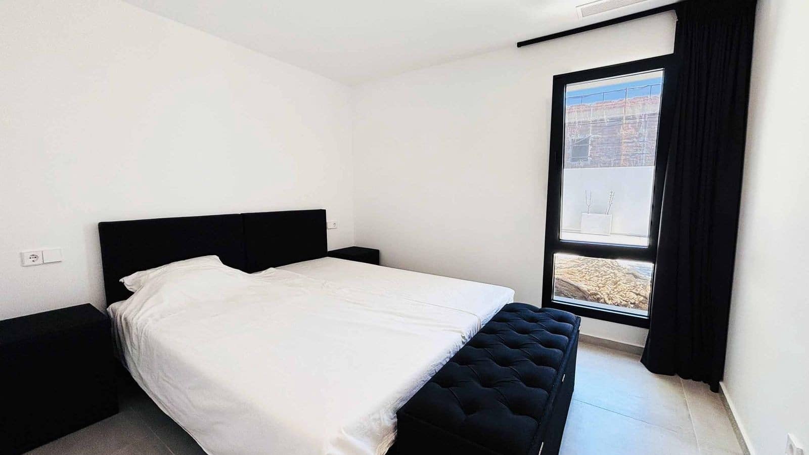 5 soverom Villa til salgs i El Chaparral med svømmebasseng garasje - € 1 450 000 (Ref: 9395826)