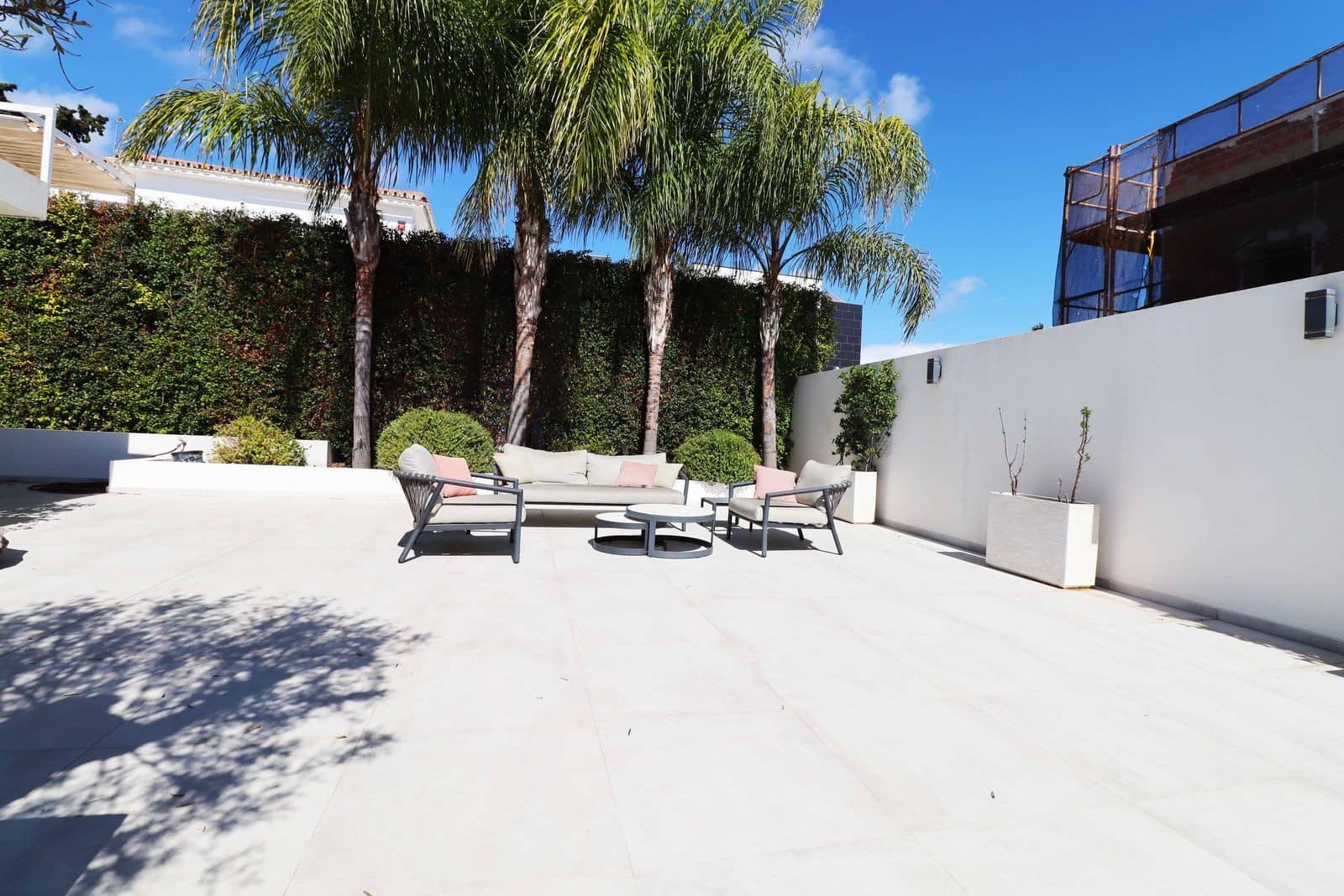 5 soverom Villa til salgs i El Chaparral med svømmebasseng garasje - € 1 450 000 (Ref: 9395826)