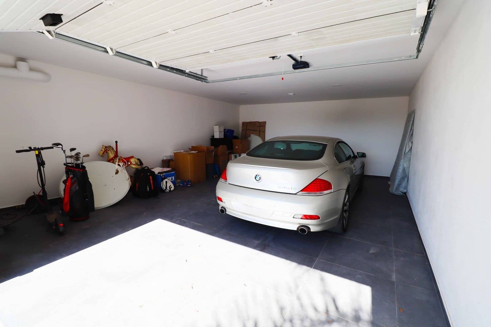 5 makuuhuone Huvila myytävänä paikassa El Chaparral mukana uima-altaan 
autotalli - 1 450 000 € (Ref: 9395826)