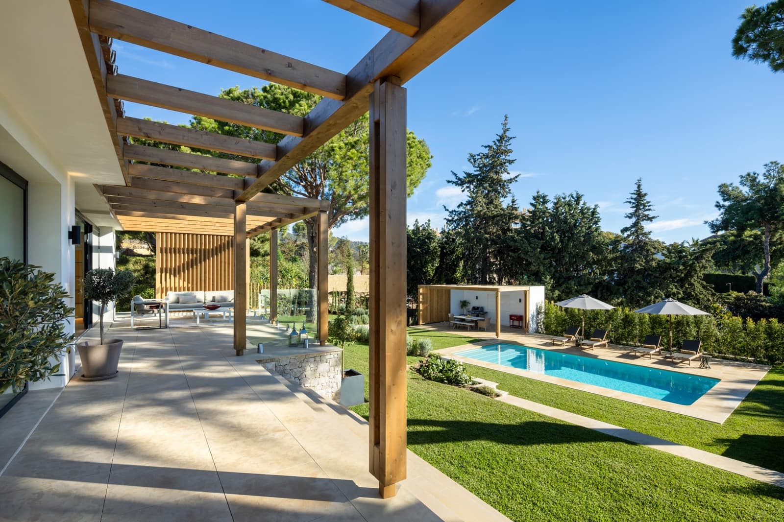 4 sovrum Villa till salu i Marbella med pool garage - 3 195 000 € (Ref: 9400654)