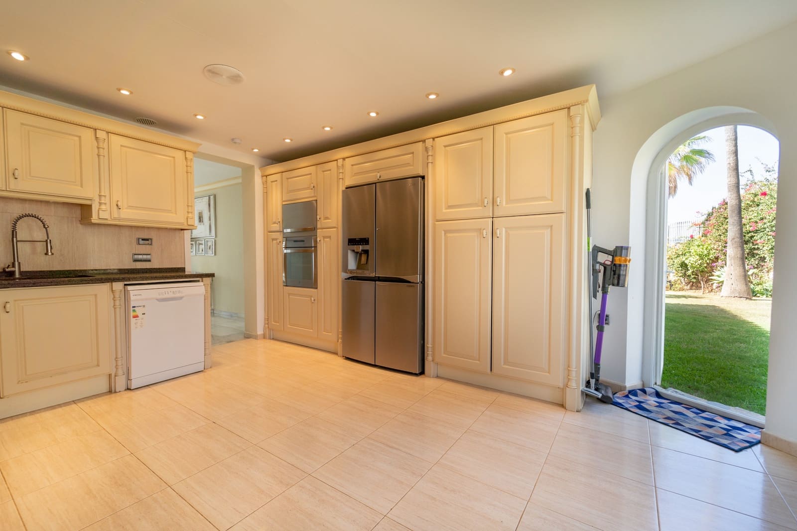 5 bedroom Villa for sale in El Chaparral with pool garage - € 2,450,000 (Ref: 9400660)