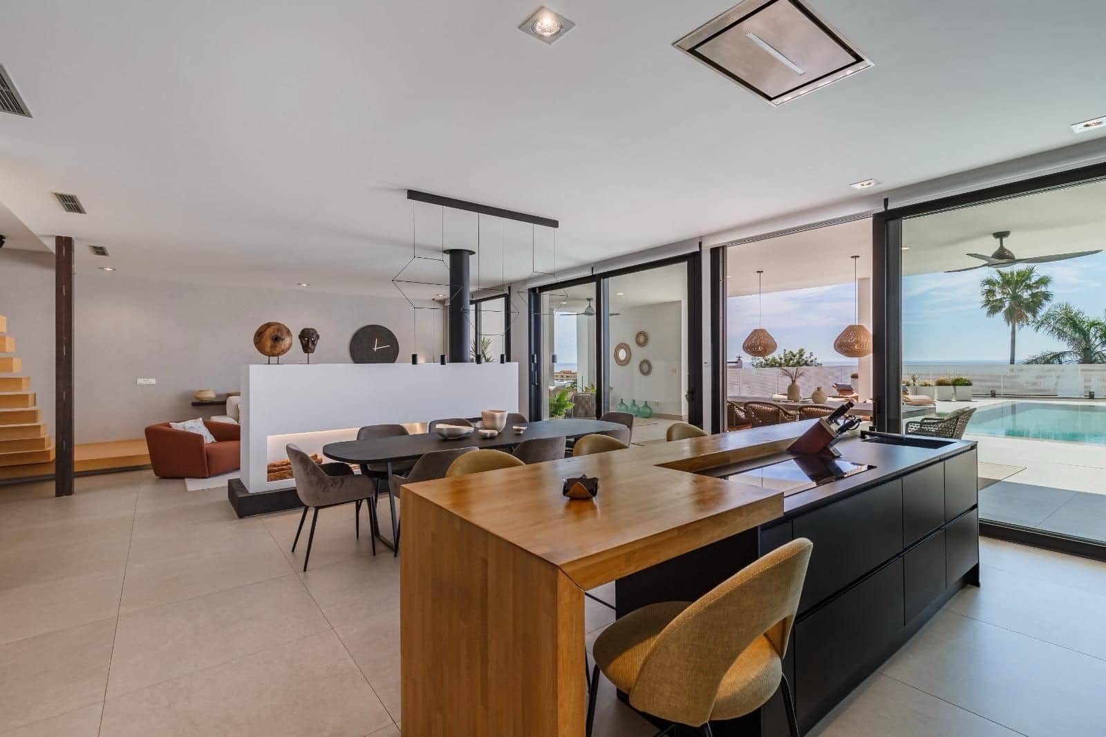 4 sypialnia Willa na sprzedaż w Benalmadena Costa z basenem garażem - 2 490 000 € (Ref: 9400661)