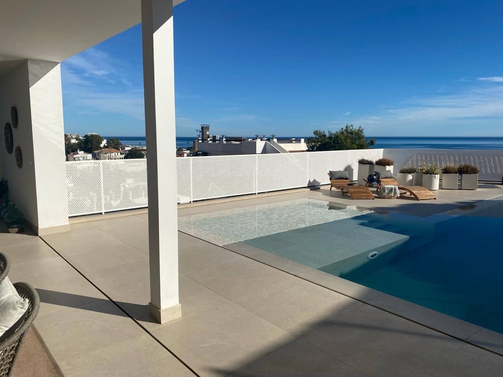 4 sypialnia Willa na sprzedaż w Benalmadena Costa z basenem garażem - 2 490 000 € (Ref: 9400661)