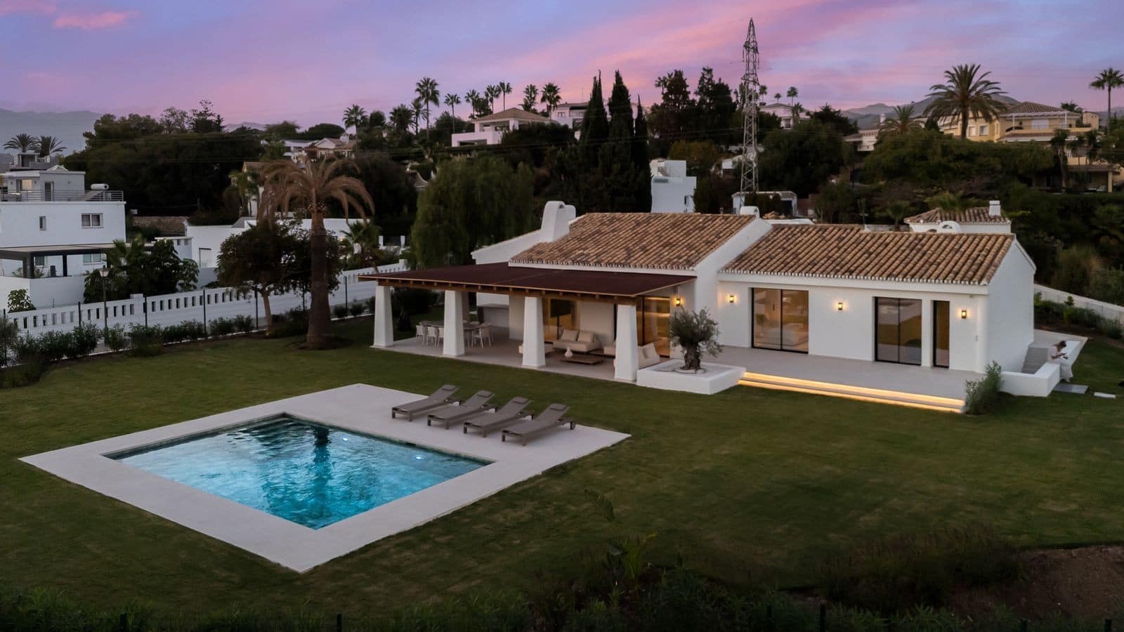 5 quarto Moradia para venda em Marbella com piscina garagem - 3 895 000 € (Ref: 9400662)