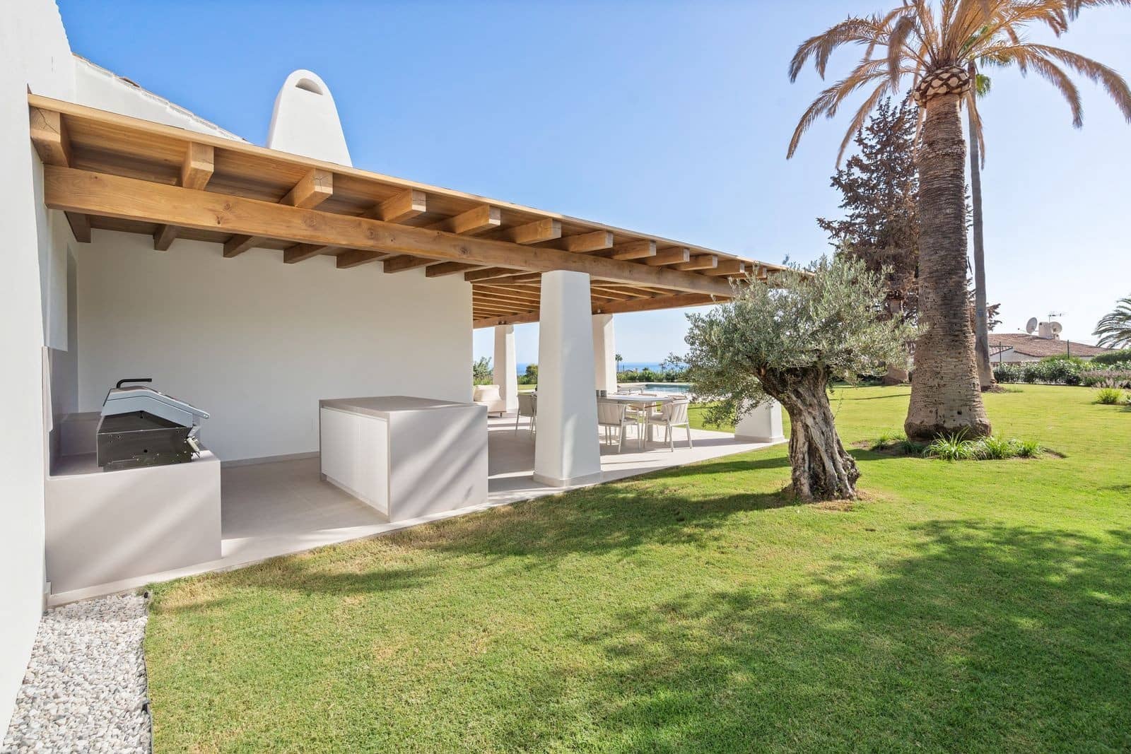 5 quarto Moradia para venda em Marbella com piscina garagem - 3 895 000 € (Ref: 9400662)