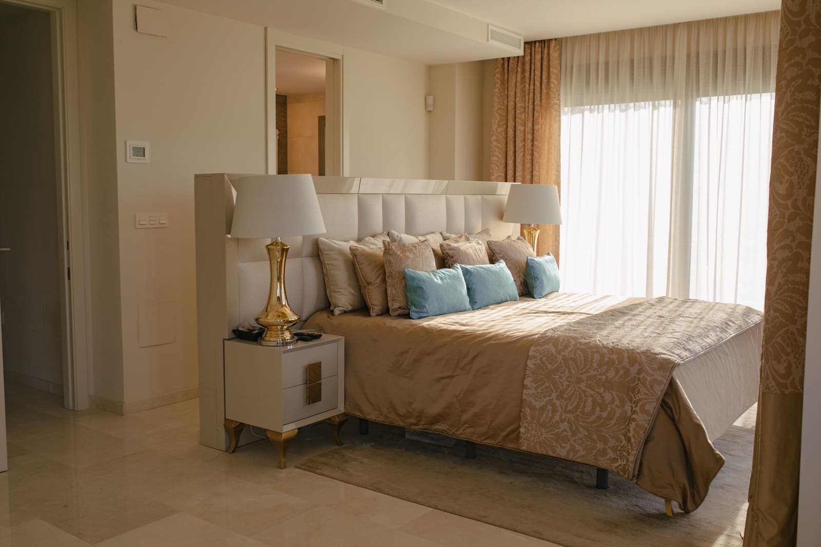 5 bedroom Villa for sale in Marbella with pool garage - € 3,950,000 (Ref: 9406349)