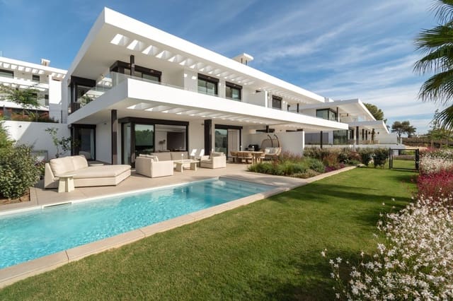 4 bedroom Semi-detached Villa for sale in Marbella with pool garage - € 2,095,000 (Ref: 9419115)