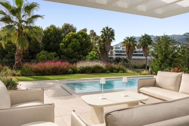 4 bedroom Semi-detached Villa for sale in Marbella with pool garage - € 2,095,000 (Ref: 9419115)