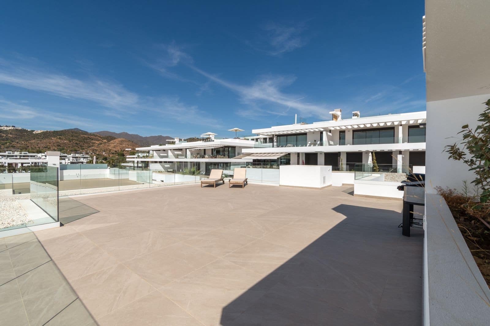 4 chambre Villa/Maison Semi-Mitoyenne à vendre à Marbella avec piscine garage - 2 095 000 € (Ref: 9419115)