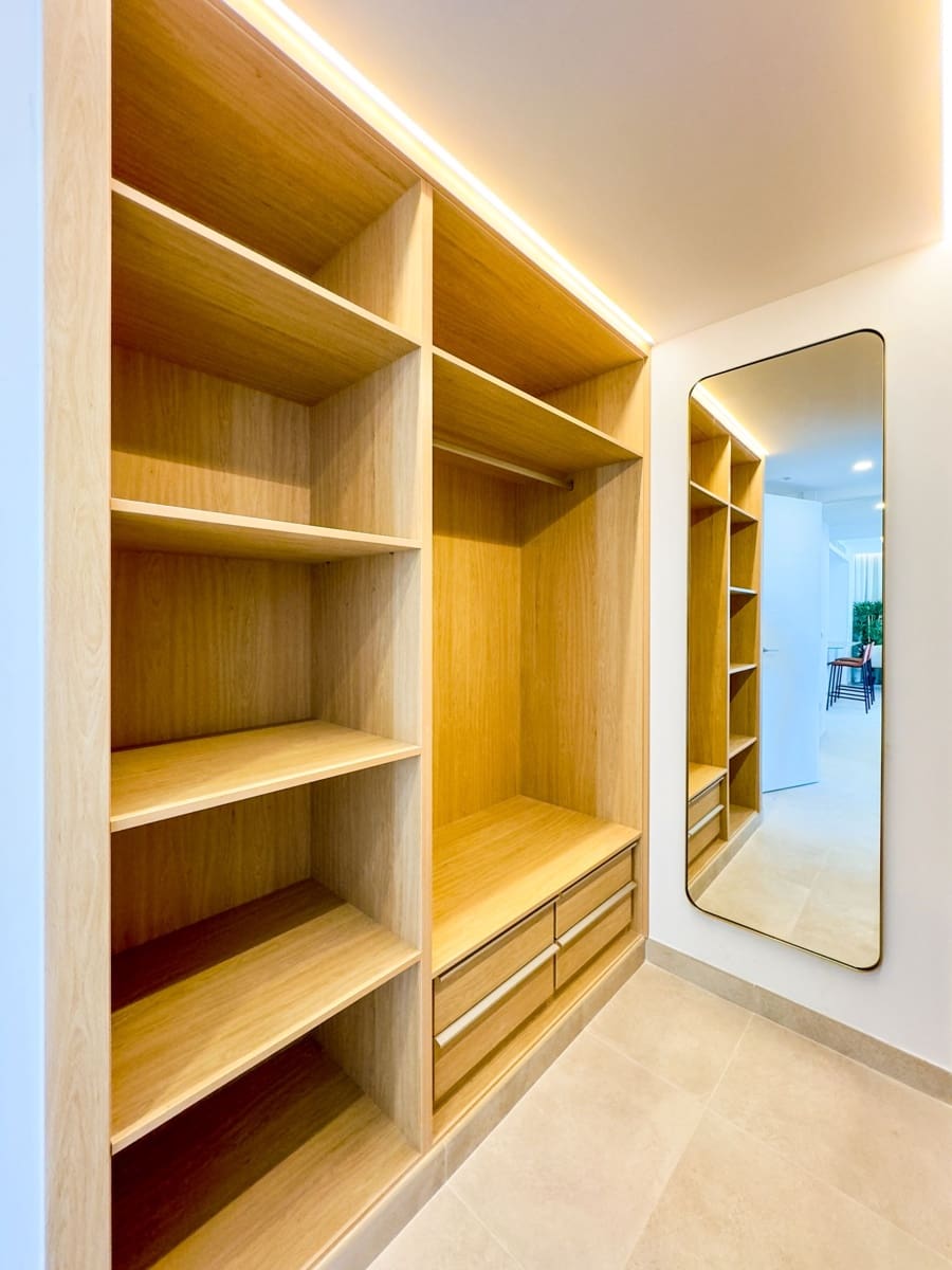 2 bedroom Apartment for sale in Fuengirola with pool garage - € 742,500 (Ref: 9424353)