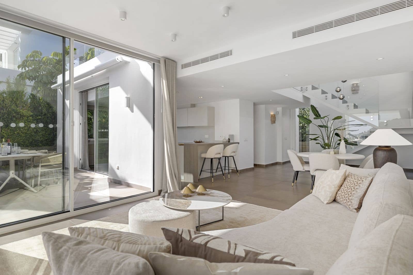 3 bedroom Villa for sale in Mijas with pool garage - € 1,350,000 (Ref: 9430913)