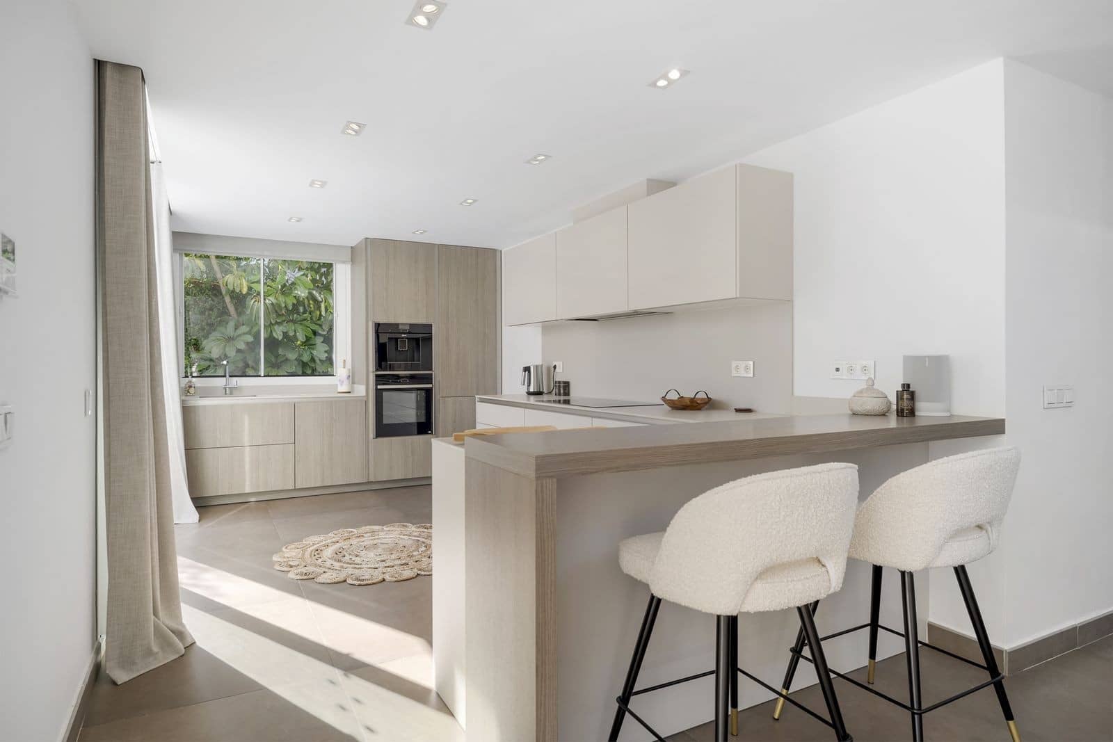 3 bedroom Villa for sale in Mijas with pool garage - € 1,350,000 (Ref: 9430913)