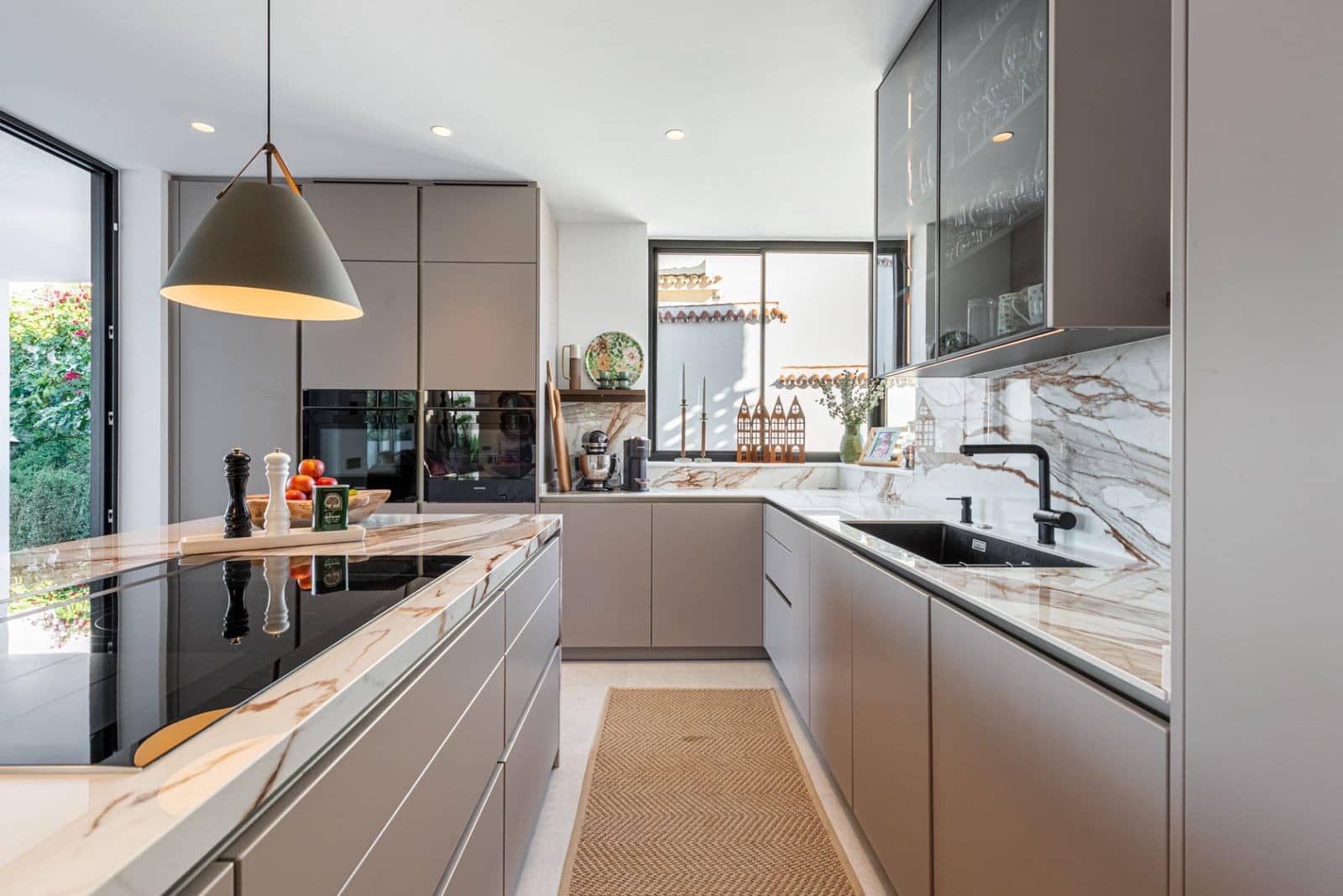 3 sovrum Villa till salu i Mijas Costa med pool garage - 1 895 000 € (Ref: 9430914)