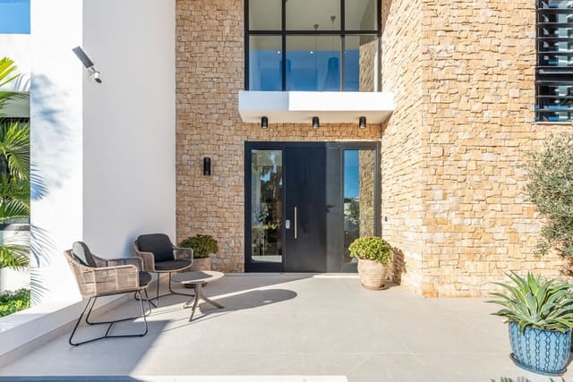 3 sovrum Villa till salu i Mijas Costa, Mijas med pool garage - 1 895 000 € (Ref: 9430914)