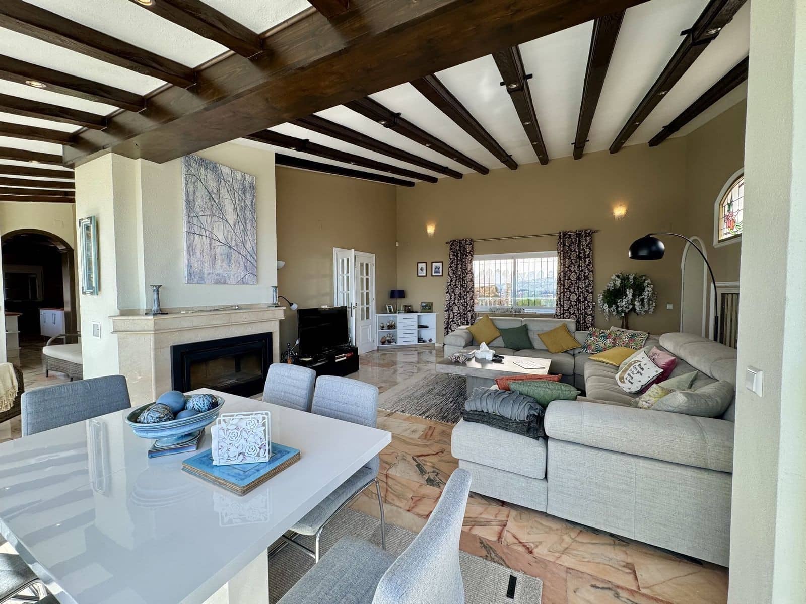 6 bedroom Villa for sale in Mijas with pool garage - € 1,450,000 (Ref: 9430916)