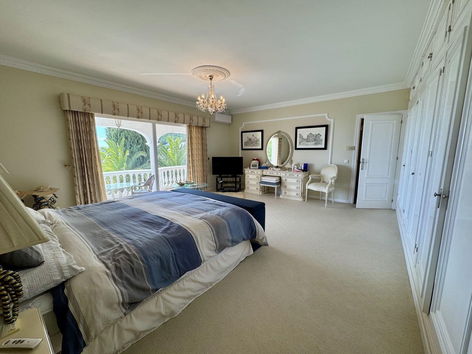 6 bedroom Villa for sale in Mijas with pool garage - € 1,450,000 (Ref: 9430916)