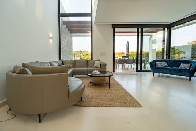 5 sovrum Semi-fristående Villa till salu i Marbella med pool garage - 1 495 000 € (Ref: 9433100)