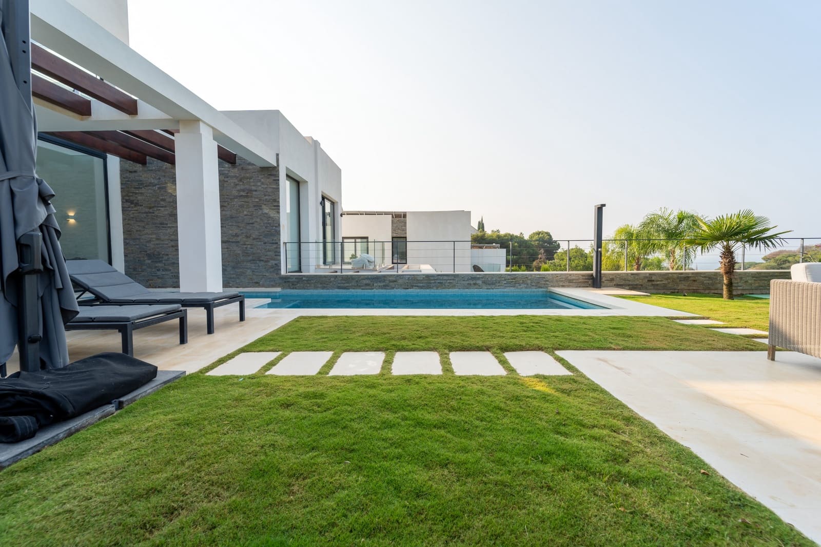 5 sovrum Semi-fristående Villa till salu i Marbella med pool garage - 1 495 000 € (Ref: 9433100)