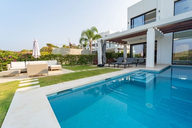 5 sovrum Semi-fristående Villa till salu i Marbella med pool garage - 1 495 000 € (Ref: 9433100)